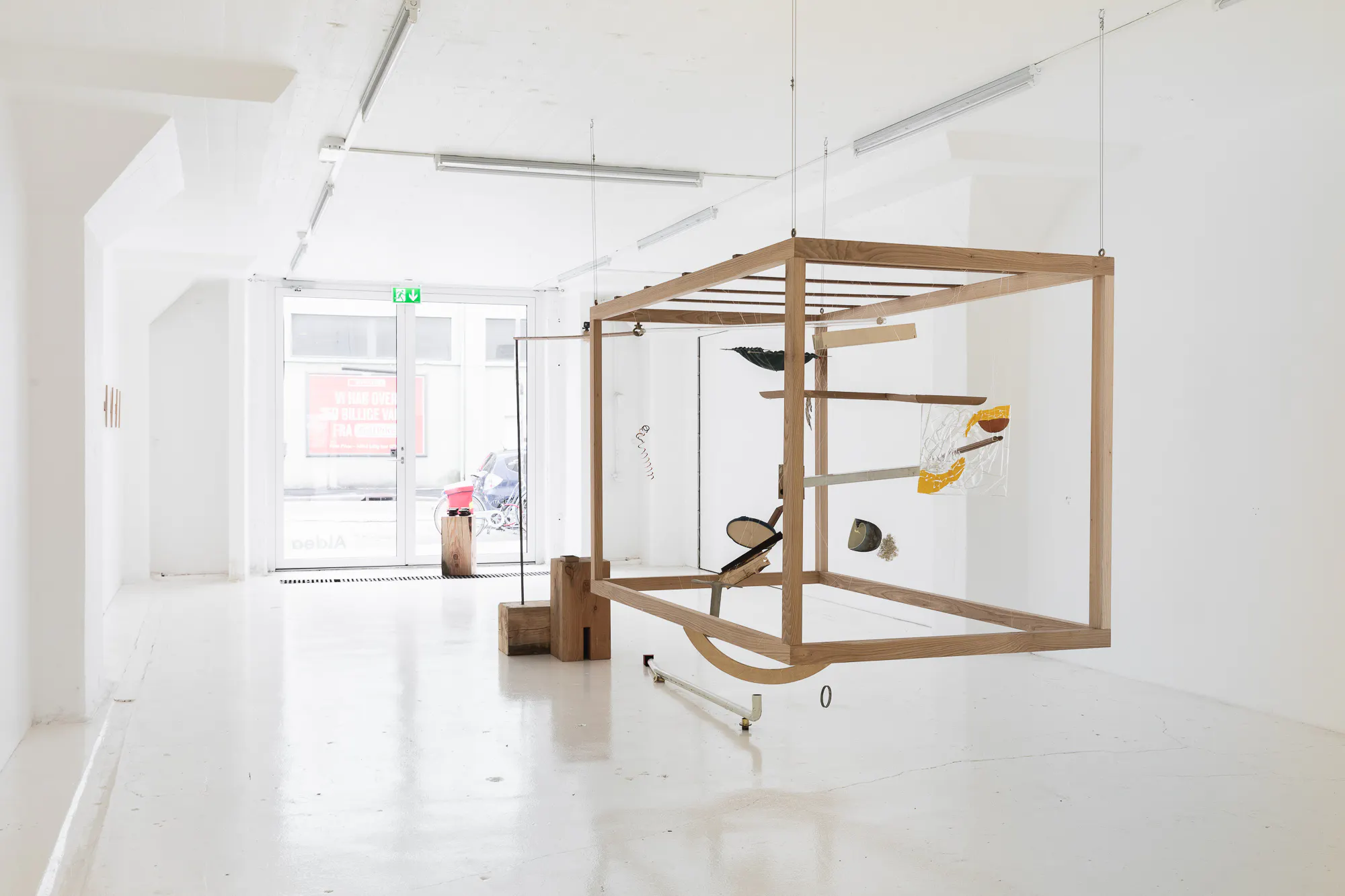 TO BAUHAUS OR NOT TO BAUHAUS - checked